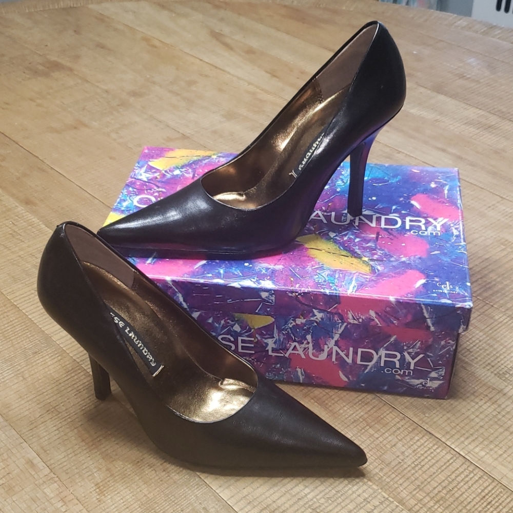 Chinese Laundry Black Leather Pumps